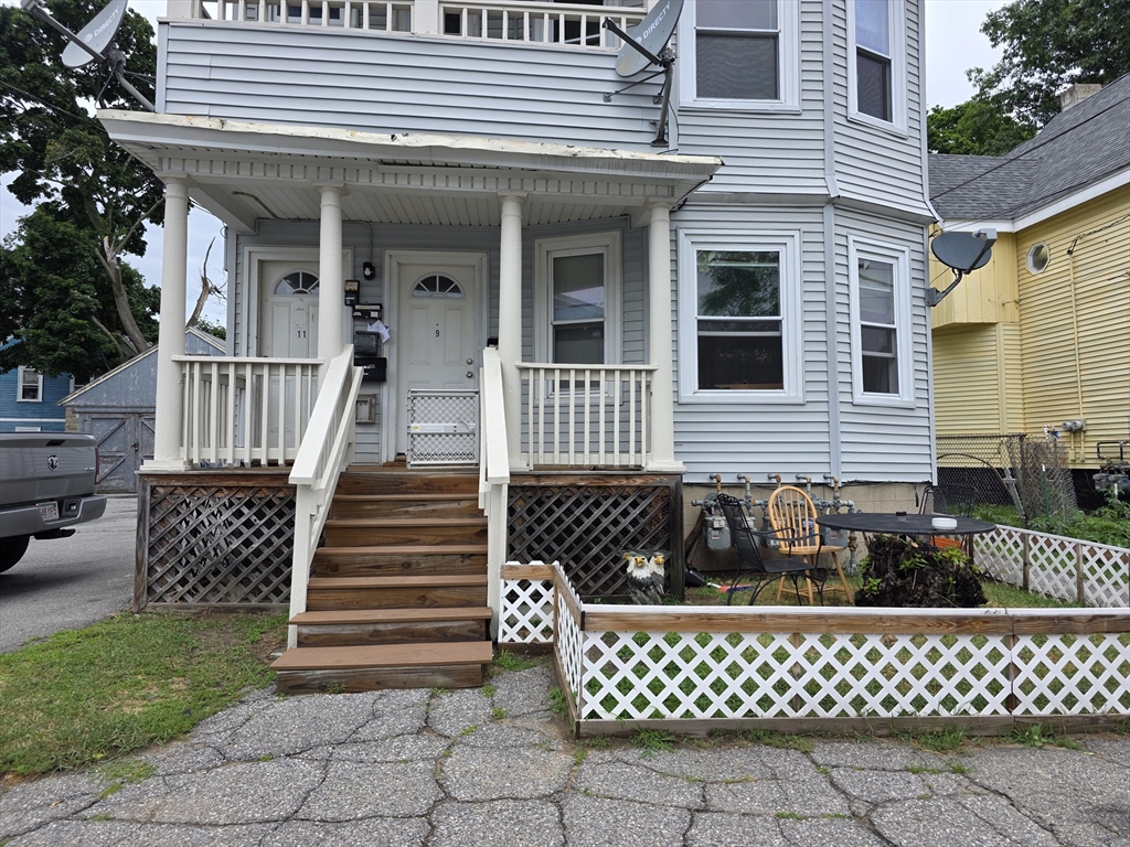 9-11 Falmouth St, Lawrence, Massachusetts, 1 Bedroom Bedrooms, 3 Rooms Rooms,1 BathroomBathrooms,Residential Lease,For Rent,Falmouth St,73544189
