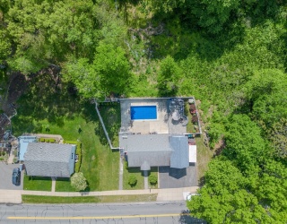 159 Mishawum Rd, Woburn, Massachusetts, 6 Bedrooms Bedrooms, 11 Rooms Rooms,3.5 BathroomsBathrooms,Residential,For Sale,Mishawum Rd,73544124