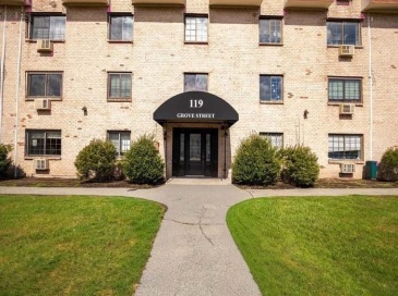 119 Grove St, Rockland, Massachusetts, 2 Bedrooms Bedrooms, 4 Rooms Rooms,1 BathroomBathrooms,Residential,For Sale,Grove St,73544192 119 Grove St, Rockland, Massachusetts, 2 Bedrooms Bedrooms, 4 Rooms Rooms,1 BathroomBathrooms,Residential,For Sale,Grove St,73544192