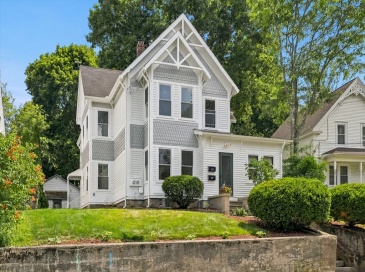 40 Cross St., Franklin, Massachusetts, 2 Bedrooms Bedrooms, 4 Rooms Rooms,1 BathroomBathrooms,Residential Lease,For Rent,Cross St.,73544195 40 Cross St., Franklin, Massachusetts, 2 Bedrooms Bedrooms, 4 Rooms Rooms,1 BathroomBathrooms,Residential Lease,For Rent,Cross St.,73544195