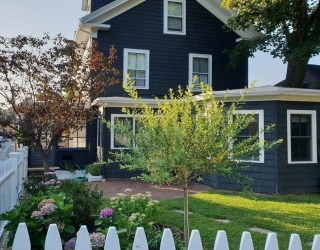 16 Pickett St, Marblehead, Massachusetts, 4 Bedrooms Bedrooms, 8 Rooms Rooms,2.5 BathroomsBathrooms,Residential Lease,For Rent,Pickett St,73544231