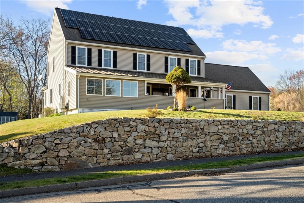 14 Amherst Rd, Shrewsbury, Massachusetts, 4 Bedrooms Bedrooms, 13 Rooms Rooms,3 BathroomsBathrooms,Residential,For Sale,Amherst Rd,73510508