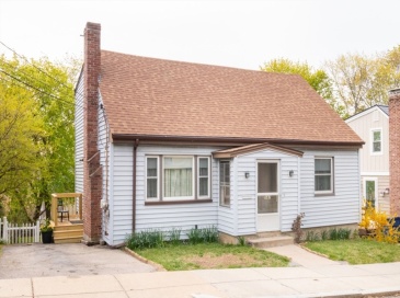 147 Glenellen Rd, Boston, Massachusetts, 3 Bedrooms Bedrooms, 6 Rooms Rooms,1.5 BathroomsBathrooms,Residential,For Sale,Glenellen Rd,73516534