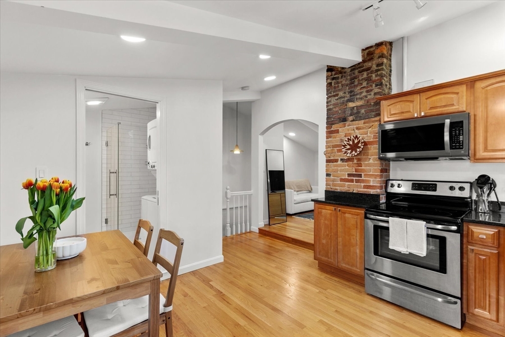 8 Allston, Boston, Massachusetts, 1 Bedroom Bedrooms, 3 Rooms Rooms,1 BathroomBathrooms,Residential,For Sale,Allston,73524025