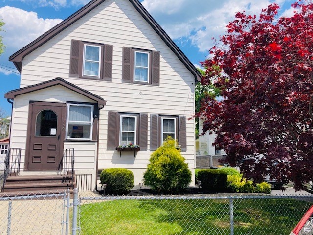 91 Marshall Street, Winthrop, Massachusetts, 3 Bedrooms Bedrooms, 7 Rooms Rooms,1.5 BathroomsBathrooms,Residential,For Sale,Marshall Street,73521279