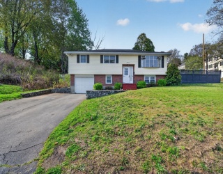 34 E 6th St, Lowell, Massachusetts, 3 Bedrooms Bedrooms, 8 Rooms Rooms,1.5 BathroomsBathrooms,Residential,For Sale,E 6th St,73510816