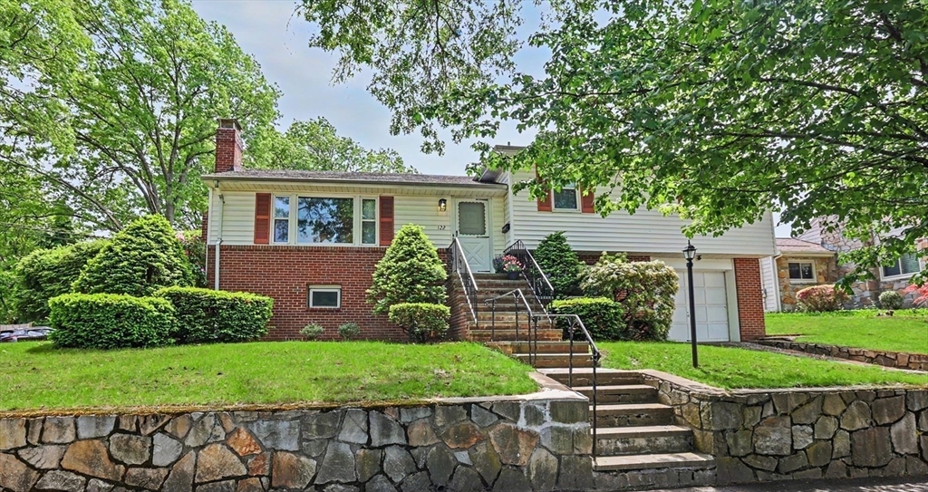 122 Puritan Drive, Quincy, Massachusetts, 3 Bedrooms Bedrooms, 8 Rooms Rooms,1.5 BathroomsBathrooms,Residential,For Sale,Puritan Drive,73526226