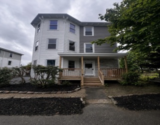 19 Reeves St, Worcester, Massachusetts, 7 Bedrooms Bedrooms, 16 Rooms Rooms,3 BathroomsBathrooms,Residential Income,For Sale,Reeves St,73516804