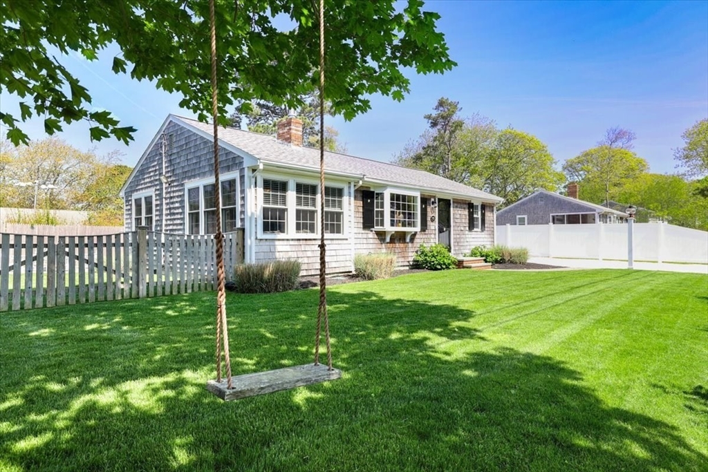 73 Kibby Ln, Dennis, Massachusetts, 3 Bedrooms Bedrooms, 5 Rooms Rooms,1.5 BathroomsBathrooms,Residential,For Sale,Kibby Ln,73522402