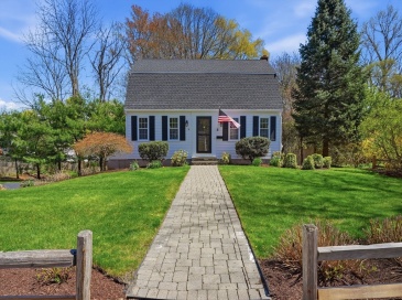 70 Elm St, Hingham, Massachusetts, 3 Bedrooms Bedrooms, 5 Rooms Rooms,1.5 BathroomsBathrooms,Residential,For Sale,Elm St,73510699 70 Elm St, Hingham, Massachusetts, 3 Bedrooms Bedrooms, 5 Rooms Rooms,1.5 BathroomsBathrooms,Residential,For Sale,Elm St,73510699