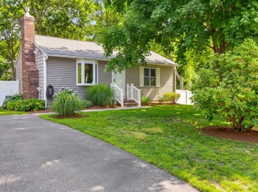 545 Lincoln Rd Ext, Barnstable, Massachusetts, 2 Bedrooms Bedrooms, 4 Rooms Rooms,1 BathroomBathrooms,Residential,For Sale,Lincoln Rd Ext,73544238