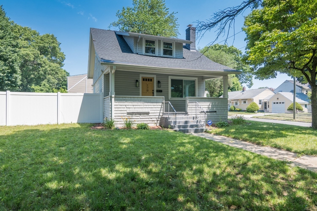 170 Plumtree Rd, Springfield, Massachusetts, 2 Bedrooms Bedrooms, 5 Rooms Rooms,1.5 BathroomsBathrooms,Residential,For Sale,Plumtree Rd,73483452