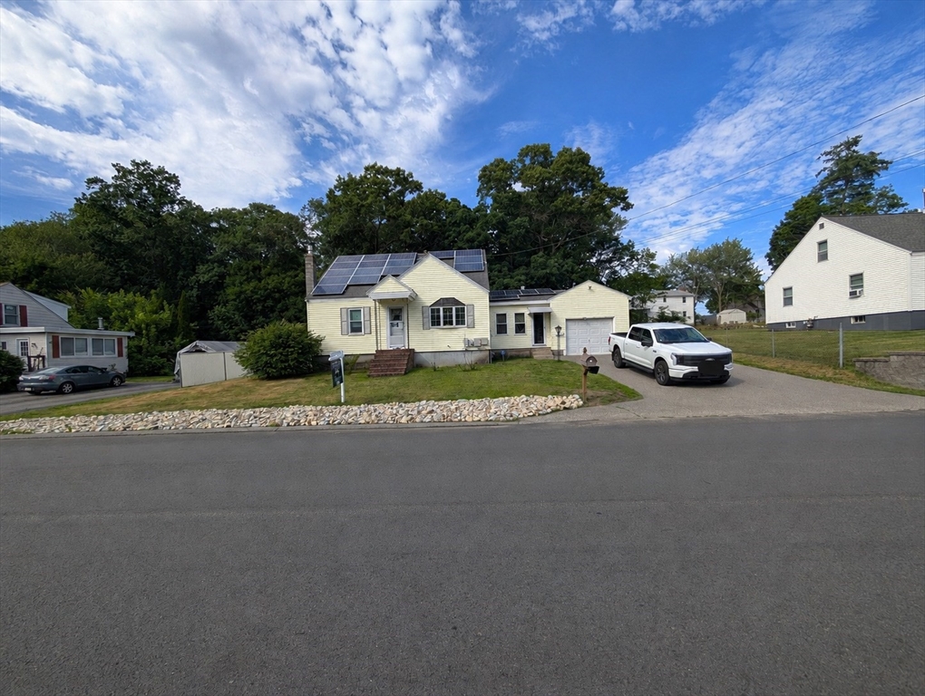 193 Bouchard Ave, Dracut, Massachusetts, 3 Bedrooms Bedrooms, 6 Rooms Rooms,1.5 BathroomsBathrooms,Residential,For Sale,Bouchard Ave,73544280