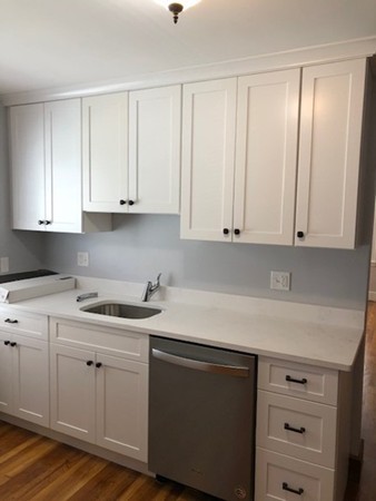 16 Farrell Street, Quincy, Massachusetts, 1 Bedroom Bedrooms, 4 Rooms Rooms,1 BathroomBathrooms,Residential Lease,For Rent,Farrell Street,73544289
