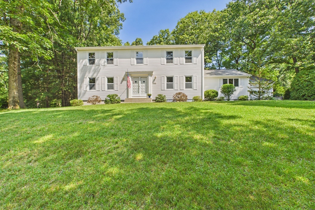500 Inverness Ln, Longmeadow, Massachusetts, 4 Bedrooms Bedrooms, 9 Rooms Rooms,2.5 BathroomsBathrooms,Residential,For Sale,Inverness Ln,73544224