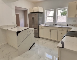 524 Howard St, Lawrence, Massachusetts, 3 Bedrooms Bedrooms, 6 Rooms Rooms,2 BathroomsBathrooms,Residential Lease,For Rent,Howard St,73544285