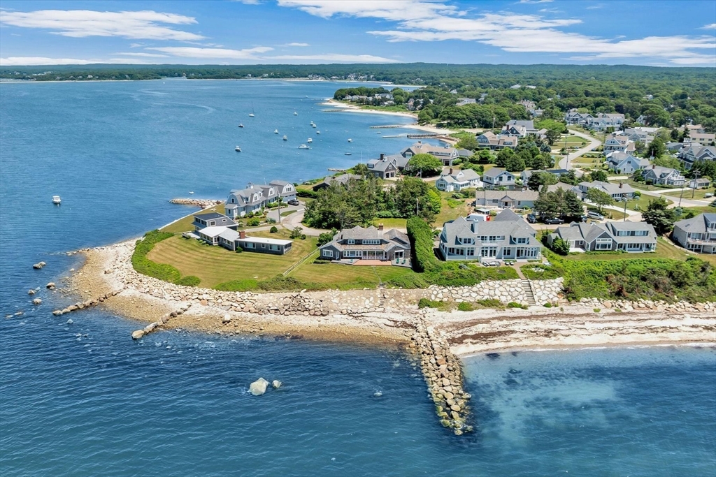31 Sunset Point Rd, Falmouth, Massachusetts, 4 Bedrooms Bedrooms, 7 Rooms Rooms,2.5 BathroomsBathrooms,Residential,For Sale,Sunset Point Rd,73544298
