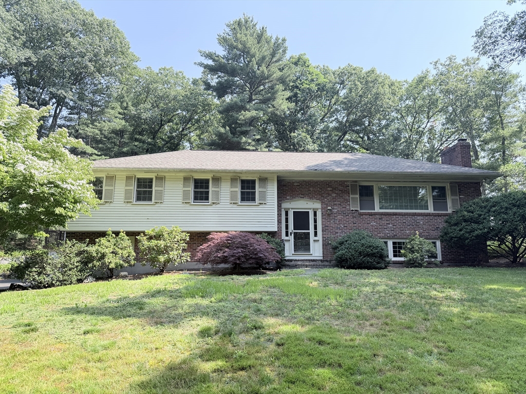 40 Bakers Hill Rd, Weston, Massachusetts, 3 Bedrooms Bedrooms, 9 Rooms Rooms,2.5 BathroomsBathrooms,Residential Lease,For Rent,Bakers Hill Rd,73544305