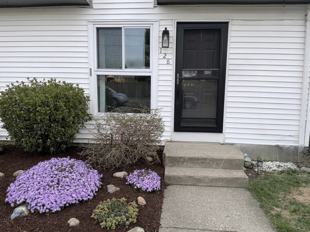 128 Osborn St, New Bedford, Massachusetts, 2 Bedrooms Bedrooms, 5 Rooms Rooms,1.5 BathroomsBathrooms,Residential,For Sale,Osborn St,73502406