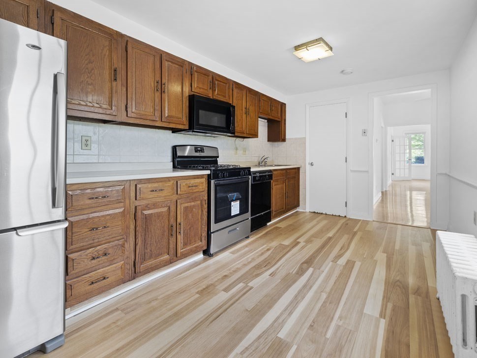 86 California St, Watertown, Massachusetts, 3 Bedrooms Bedrooms, 6 Rooms Rooms,1.5 BathroomsBathrooms,Residential Lease,For Rent,California St,73544328
