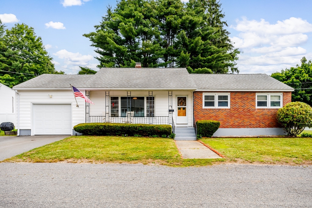 7 Knollwood Ln, Leominster, Massachusetts, 3 Bedrooms Bedrooms, 6 Rooms Rooms,1 BathroomBathrooms,Residential,For Sale,Knollwood Ln,73544327