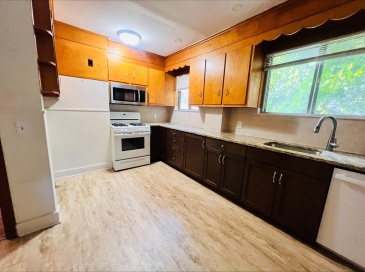 16 Russell, Newton, Massachusetts, 2 Bedrooms Bedrooms, 5 Rooms Rooms,1 BathroomBathrooms,Residential Lease,For Rent,Russell,73544395 16 Russell, Newton, Massachusetts, 2 Bedrooms Bedrooms, 5 Rooms Rooms,1 BathroomBathrooms,Residential Lease,For Rent,Russell,73544395