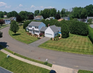 35 Jennie Circle, Agawam, Massachusetts, 4 Bedrooms Bedrooms, 9 Rooms Rooms,2.5 BathroomsBathrooms,Residential,For Sale,Jennie Circle,73544362