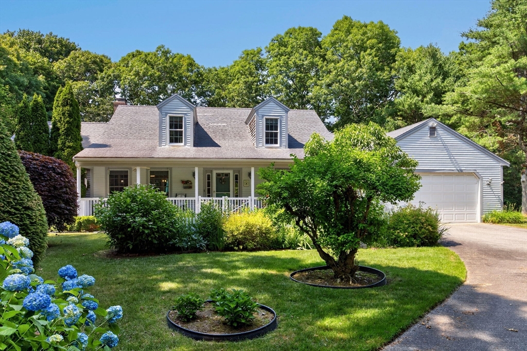 442 Flint St, Barnstable, Massachusetts, 3 Bedrooms Bedrooms, 8 Rooms Rooms,3 BathroomsBathrooms,Residential,For Sale,Flint St,73544403