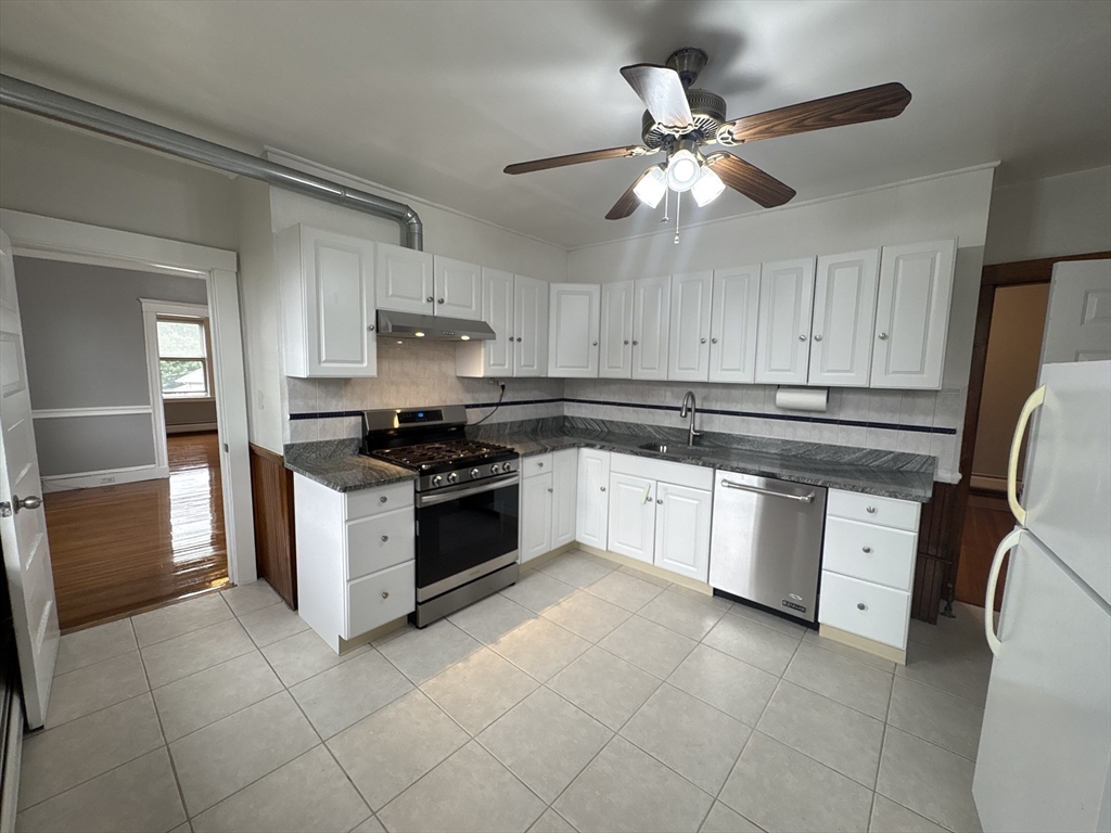 403 Trapelo Rd, Belmont, Massachusetts, 2 Bedrooms Bedrooms, 6 Rooms Rooms,1 BathroomBathrooms,Residential Lease,For Rent,Trapelo Rd,73532674