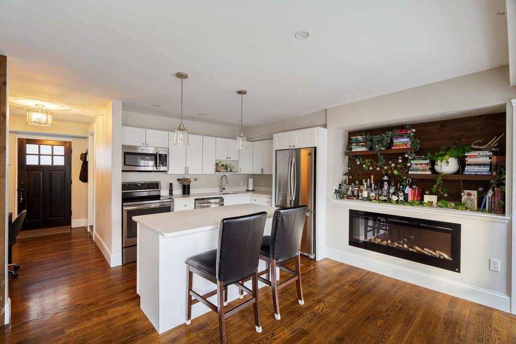 94 Russell St, Boston, Massachusetts, 1 Bedroom Bedrooms, 4 Rooms Rooms,1 BathroomBathrooms,Residential,For Sale,Russell St,73518231