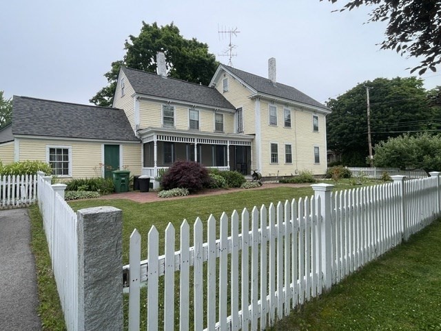 46 Concord St, Nashua, New Hampshire, 3 Bedrooms Bedrooms, 8 Rooms Rooms,2.5 BathroomsBathrooms,Residential,For Sale,Concord St,73540257