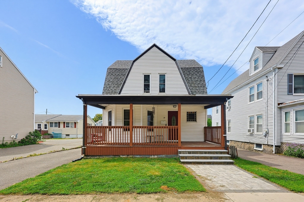 19 Tremont St, Peabody, Massachusetts, 3 Bedrooms Bedrooms, 8 Rooms Rooms,1 BathroomBathrooms,Residential,For Sale,Tremont St,73544408