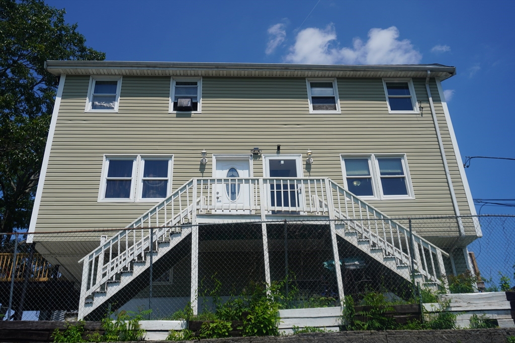 9 Hesper St, Lynn, Massachusetts, 2 Bedrooms Bedrooms, 4 Rooms Rooms,1 BathroomBathrooms,Residential Lease,For Rent,Hesper St,73544415