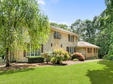 191 Fairway Drive, Seekonk, Massachusetts, 4 Bedrooms Bedrooms, 9 Rooms Rooms,3.5 BathroomsBathrooms,Residential,For Sale,Fairway Drive,73544421