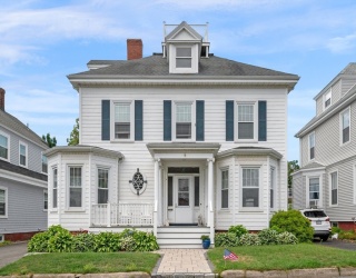 15 Grosvenor Park, Lynn, Massachusetts, 5 Bedrooms Bedrooms, 11 Rooms Rooms,2 BathroomsBathrooms,Residential Income,For Sale,Grosvenor Park,73544441