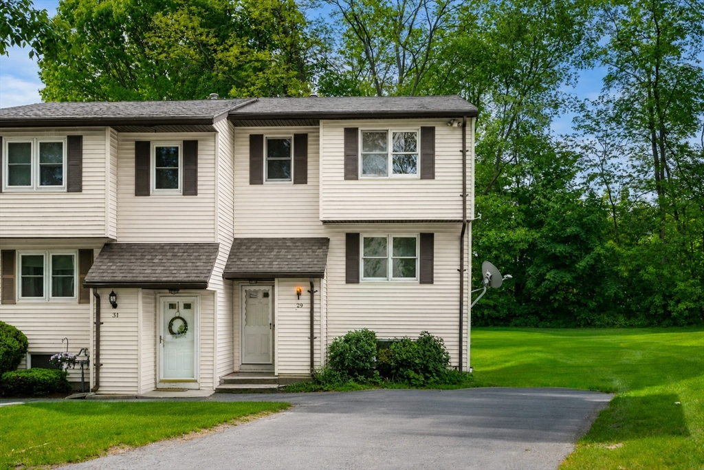 29 Jefferey Ln, Haverhill, Massachusetts, 2 Bedrooms Bedrooms, 6 Rooms Rooms,1.5 BathroomsBathrooms,Residential,For Sale,Jefferey Ln,73523914