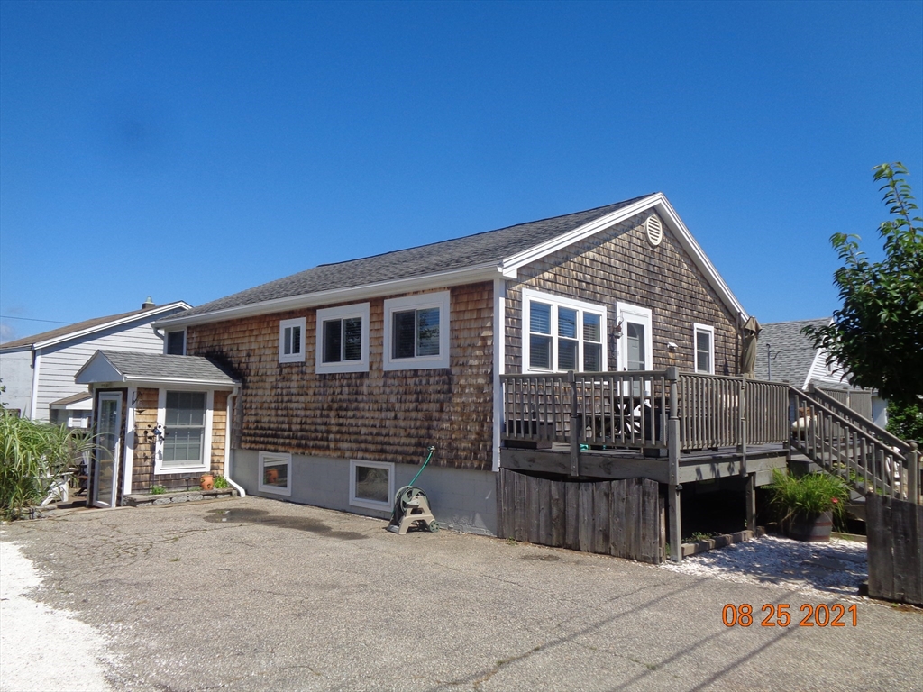 5 51st Street, Newburyport, Massachusetts, 3 Bedrooms Bedrooms, 10 Rooms Rooms,2 BathroomsBathrooms,Residential,For Sale,51st Street,73544409
