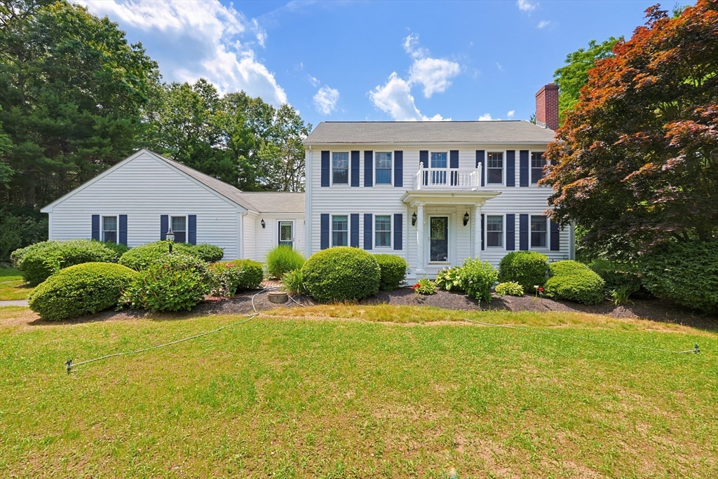 9 Northville Ave, East Bridgewater, Massachusetts, 4 Bedrooms Bedrooms, 15 Rooms Rooms,3.5 BathroomsBathrooms,Residential,For Sale,Northville Ave,73544454