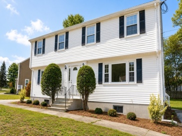 18 Andrea Dr, Canton, Massachusetts, 3 Bedrooms Bedrooms, 6 Rooms Rooms,2 BathroomsBathrooms,Residential Lease,For Rent,Andrea Dr,73544456