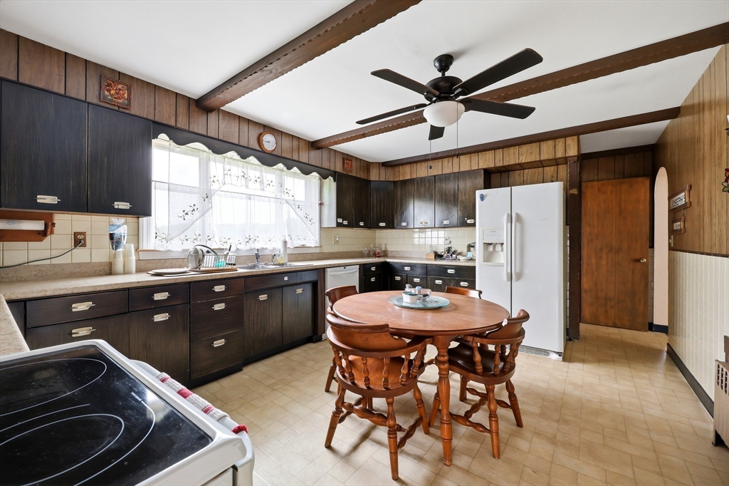107 South St, East Brookfield, Massachusetts, 3 Bedrooms Bedrooms, 6 Rooms Rooms,1 BathroomBathrooms,Residential,For Sale,South St,73523126