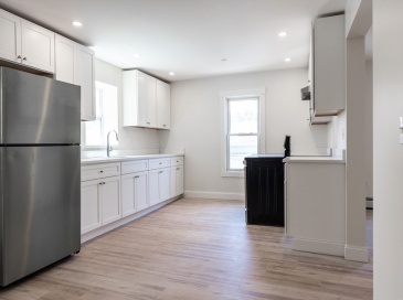 71 Friend St, Gloucester, Massachusetts, 3 Bedrooms Bedrooms, 5 Rooms Rooms,1 BathroomBathrooms,Residential Lease,For Rent,Friend St,73544588