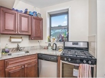 1706 Commonwealth, Boston, Massachusetts, 2 Bedrooms Bedrooms, 4 Rooms Rooms,1 BathroomBathrooms,Residential Lease,For Rent,Commonwealth,73544515