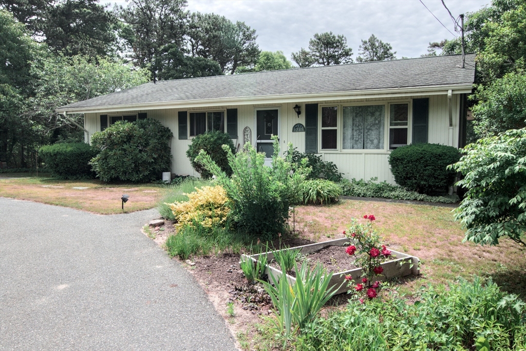 1285 Orleans Rd, Harwich, Massachusetts, 2 Bedrooms Bedrooms, 5 Rooms Rooms,2 BathroomsBathrooms,Residential,For Sale,Orleans Rd,73544518