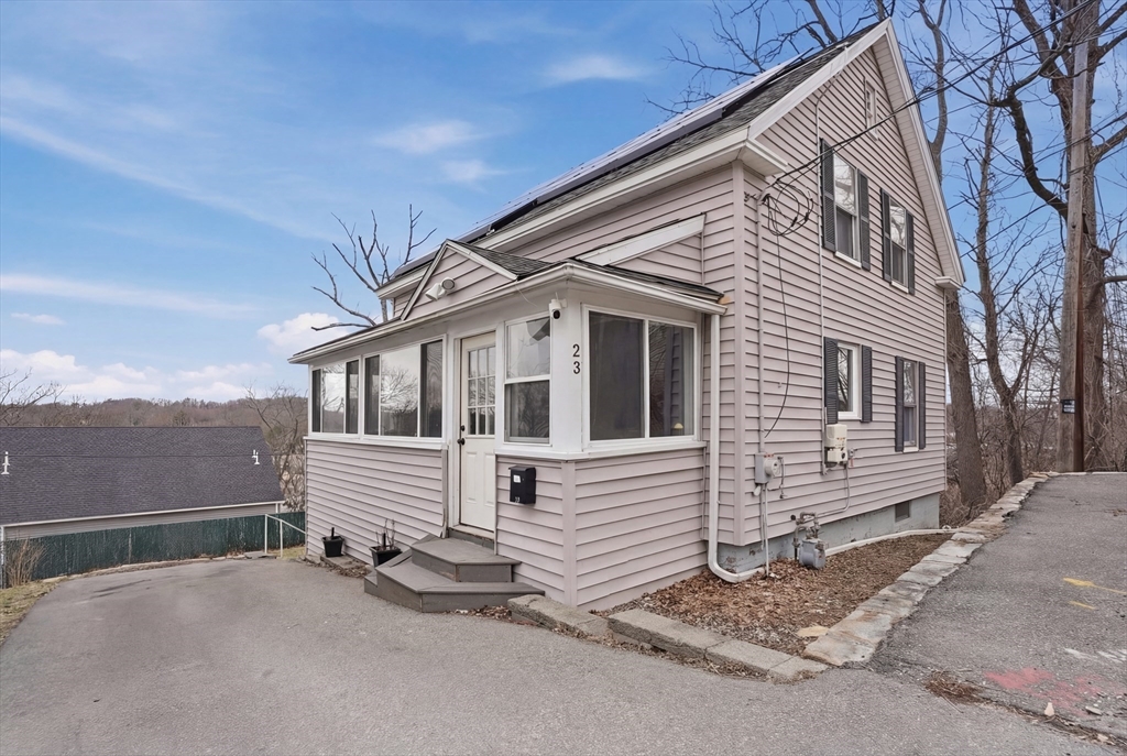 23 Dryden Street, Worcester, Massachusetts, 4 Bedrooms Bedrooms, 7 Rooms Rooms,2 BathroomsBathrooms,Residential,For Sale,Dryden Street,73544517