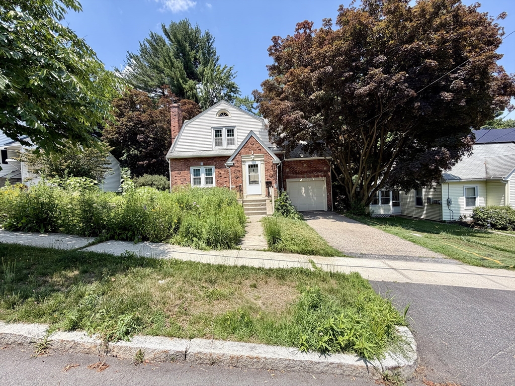 18 Zenith Drive, Worcester, Massachusetts, 3 Bedrooms Bedrooms, 7 Rooms Rooms,1.5 BathroomsBathrooms,Residential Lease,For Rent,Zenith Drive,73544525