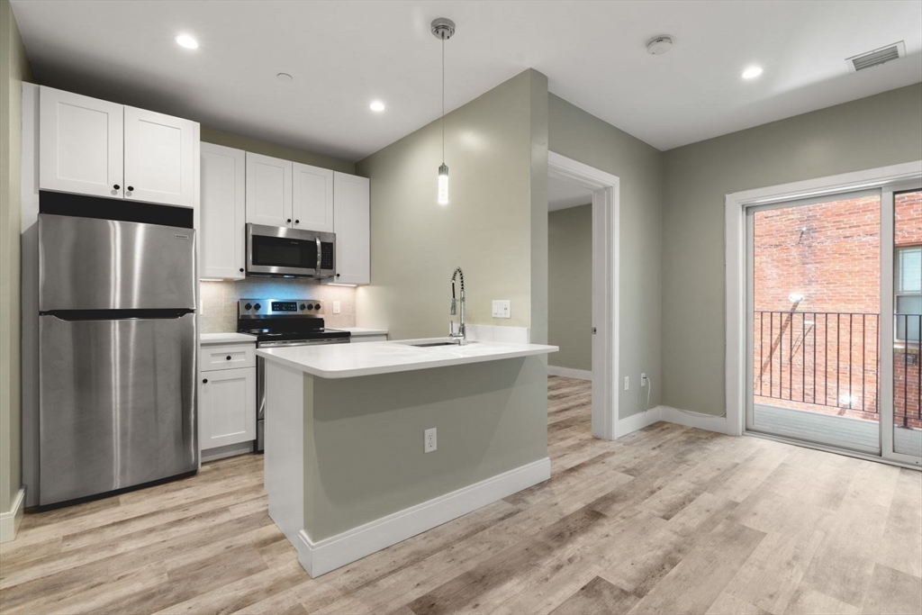 1457 Tremont Street, Boston, Massachusetts, 1 Bedroom Bedrooms, 3 Rooms Rooms,1 BathroomBathrooms,Residential Lease,For Rent,Tremont Street,73544535