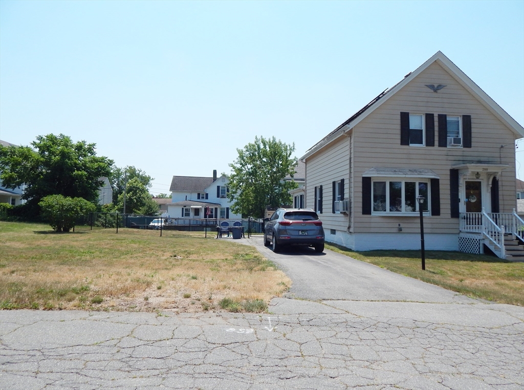 288 Irvington St, New Bedford, Massachusetts, 4 Bedrooms Bedrooms, 7 Rooms Rooms,1 BathroomBathrooms,Residential,For Sale,Irvington St,73544537