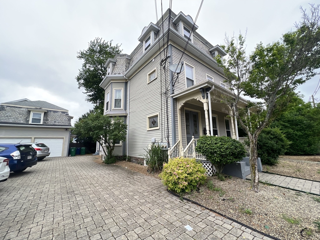 49 Pearl St, Newton, Massachusetts, 3 Bedrooms Bedrooms, 5 Rooms Rooms,2 BathroomsBathrooms,Residential Lease,For Rent,Pearl St,73544543