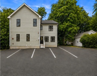 4 Mayhew St, Framingham, Massachusetts, 4 Bedrooms Bedrooms, 7 Rooms Rooms,2 BathroomsBathrooms,Residential Lease,For Rent,Mayhew St,73544532