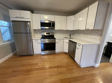 124 Berkshire St, Cambridge, Massachusetts, 4 Bedrooms Bedrooms, 8 Rooms Rooms,2 BathroomsBathrooms,Residential Lease,For Rent,Berkshire St,73544565